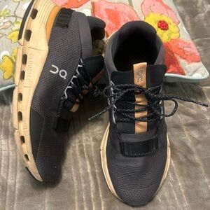 ON Cloudnova Cloud Running Shoes Womens Size 10.5 womens